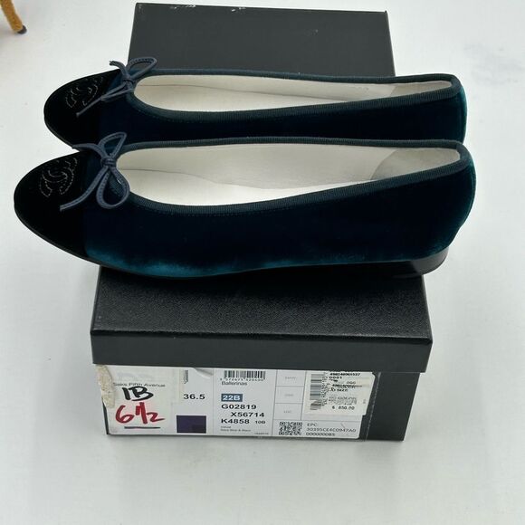 Women’s Chanel velvet ballet flats size 36.5 made in Italy - Picture 4 of 11